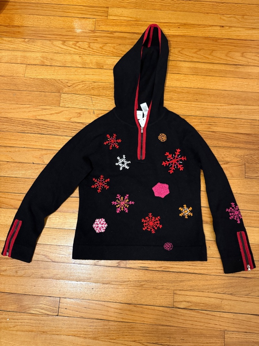 Zip Up Wool Sweaterwith Colorful Snowflake Embroidery